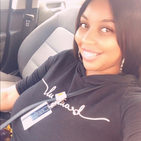 Meet your Posher, Shavone - Picture 3 of 3